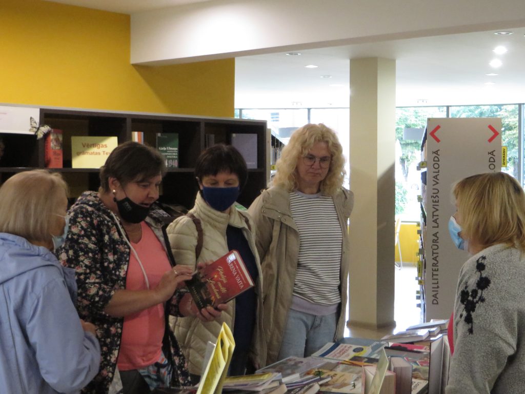 Bibliotēkas iekštelpās